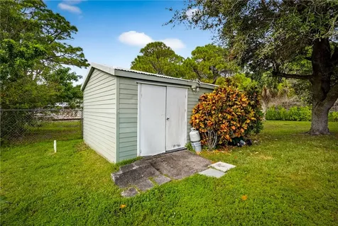 5809 Seagrape Drive Fort Pierce FL 34982