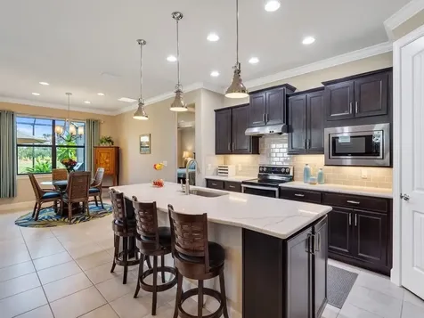 5041 Pendelton Square Vero Beach FL 32967