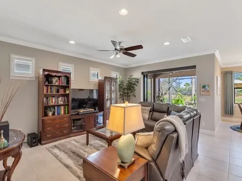 5041 Pendelton Square Vero Beach FL 32967