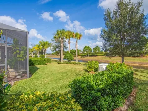 5041 Pendelton Square Vero Beach FL 32967