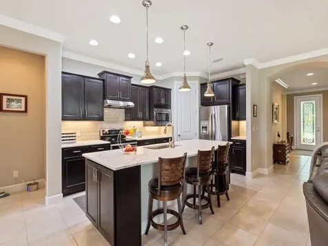 5041 Pendelton Square Vero Beach FL 32967