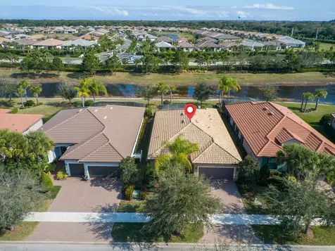 5041 Pendelton Square Vero Beach FL 32967