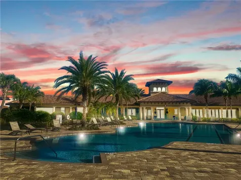 5041 Pendelton Square Vero Beach FL 32967