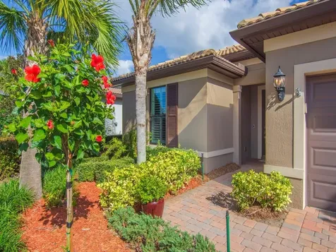 5041 Pendelton Square Vero Beach FL 32967