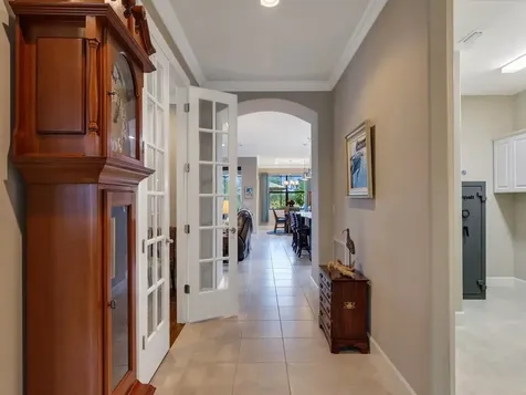 5041 Pendelton Square Vero Beach FL 32967