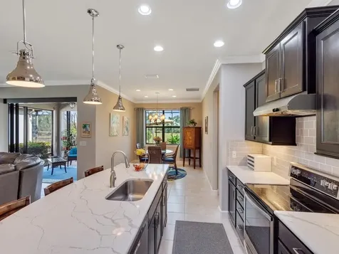 5041 Pendelton Square Vero Beach FL 32967