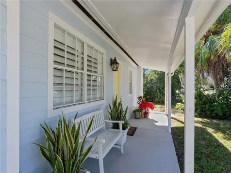 1520 4th Avenue Vero Beach FL 32960