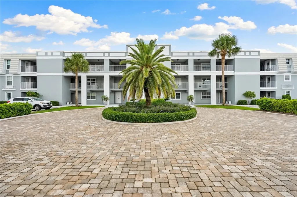 2743 Ocean Drive Vero Beach FL 32963