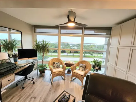 2333 Indian River Boulevard Vero Beach FL 32960