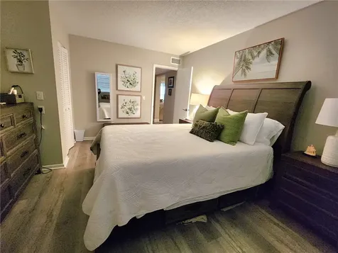 2333 Indian River Boulevard Vero Beach FL 32960