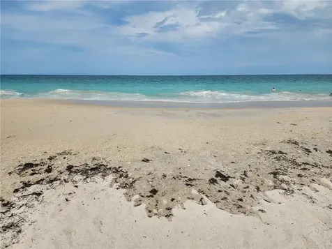 2333 Indian River Boulevard Vero Beach FL 32960