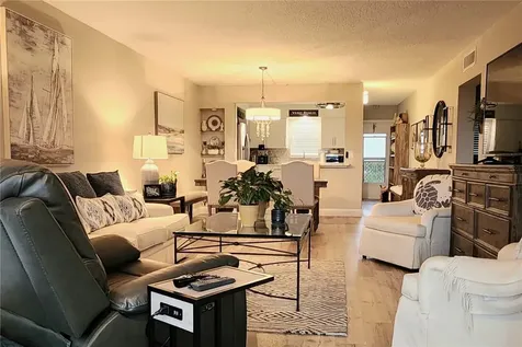 2333 Indian River Boulevard Vero Beach FL 32960