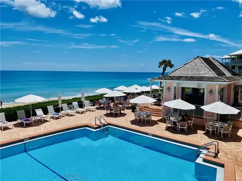 1235 Winding Oaks Circle E Vero Beach FL 32963