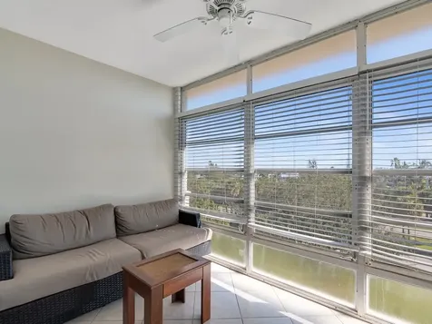 2333 Indian River Boulevard Vero Beach FL 32960