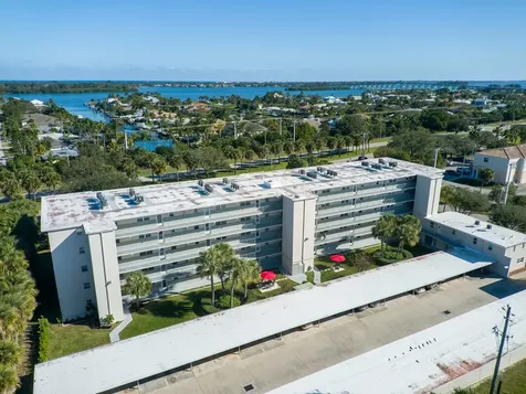 2333 Indian River Boulevard Vero Beach FL 32960