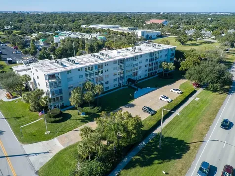 2333 Indian River Boulevard Vero Beach FL 32960