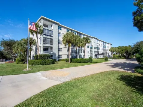 2333 Indian River Boulevard Vero Beach FL 32960