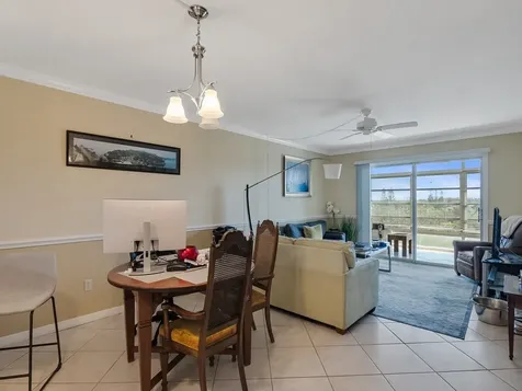 2333 Indian River Boulevard Vero Beach FL 32960