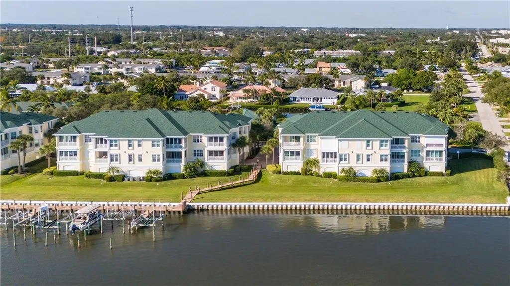 1910 Tarpon Lane Vero Beach FL 32960