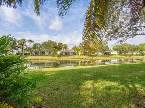 645 Kenwood Drive SW Vero Beach FL 32968
