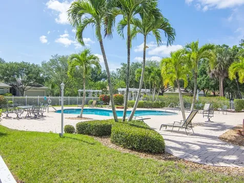 645 Kenwood Drive SW Vero Beach FL 32968