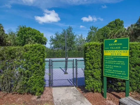 645 Kenwood Drive SW Vero Beach FL 32968