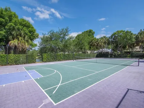 645 Kenwood Drive SW Vero Beach FL 32968