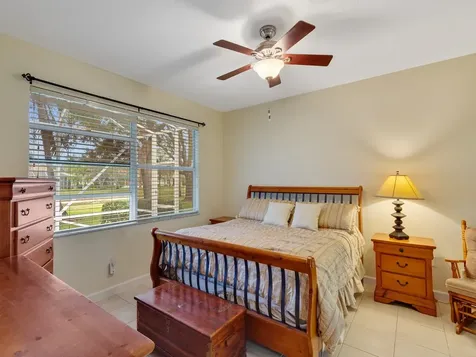 645 Kenwood Drive SW Vero Beach FL 32968