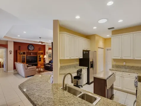 645 Kenwood Drive SW Vero Beach FL 32968