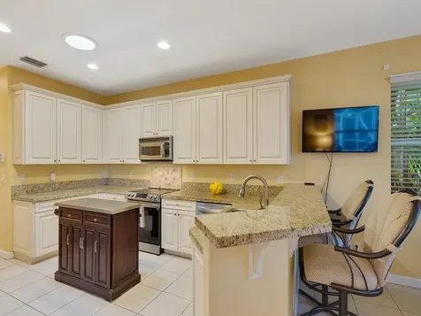 645 Kenwood Drive SW Vero Beach FL 32968