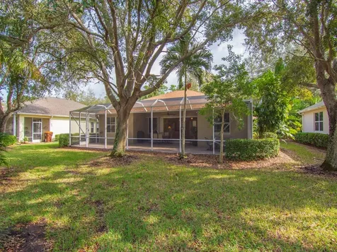 645 Kenwood Drive SW Vero Beach FL 32968