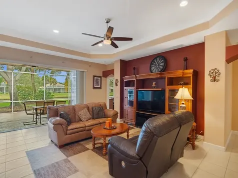 645 Kenwood Drive SW Vero Beach FL 32968