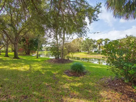645 Kenwood Drive SW Vero Beach FL 32968