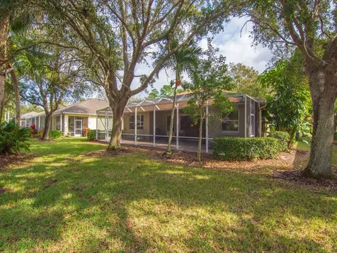 645 Kenwood Drive SW Vero Beach FL 32968