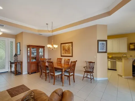 645 Kenwood Drive SW Vero Beach FL 32968