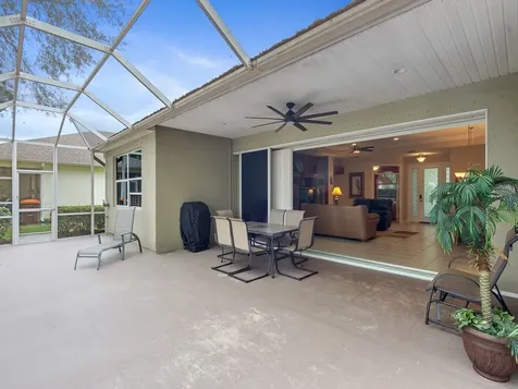 645 Kenwood Drive SW Vero Beach FL 32968