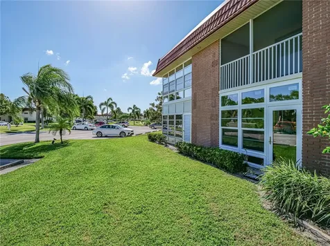 33 Pine Arbor Lane Vero Beach FL 32962
