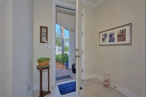 5063 Pendelton Square Vero Beach FL 32967