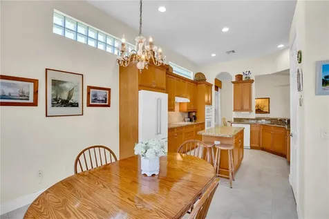 1433 W Island Club Square Vero Beach FL 32963