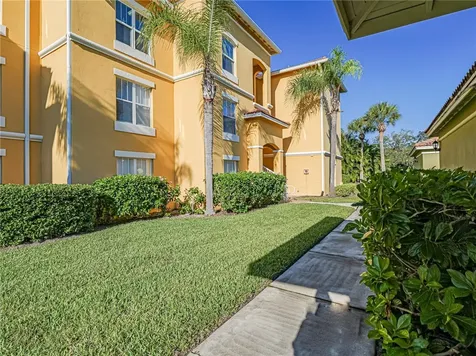 5090 Fairways Circle Vero Beach FL 32967