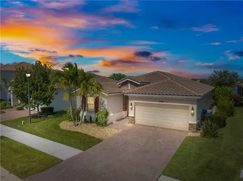 1786 Berkshire Circle SW Vero Beach FL 32968