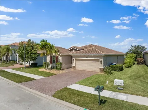 1786 Berkshire Circle SW Vero Beach FL 32968