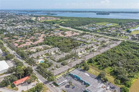 679 5th Avenue Vero Beach FL 32962