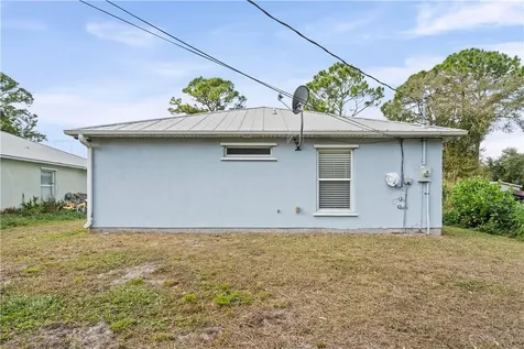1430 26th Court SW Vero Beach FL 32962