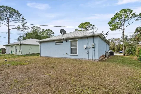 1430 26th Court SW Vero Beach FL 32962