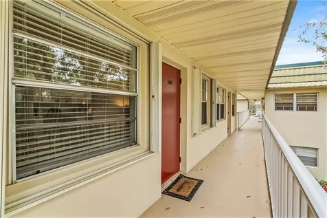 11 Vista Gardens Trail Vero Beach FL 32962