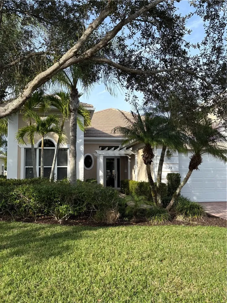 1029 Riverwind Circle Vero Beach FL 32967