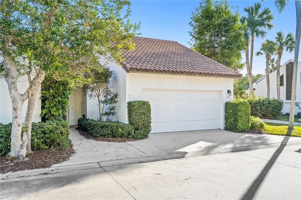 2149 Via Fuentes Vero Beach FL 32963