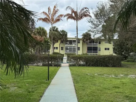 1100 Ponce De Leon Circle Vero Beach FL 32960