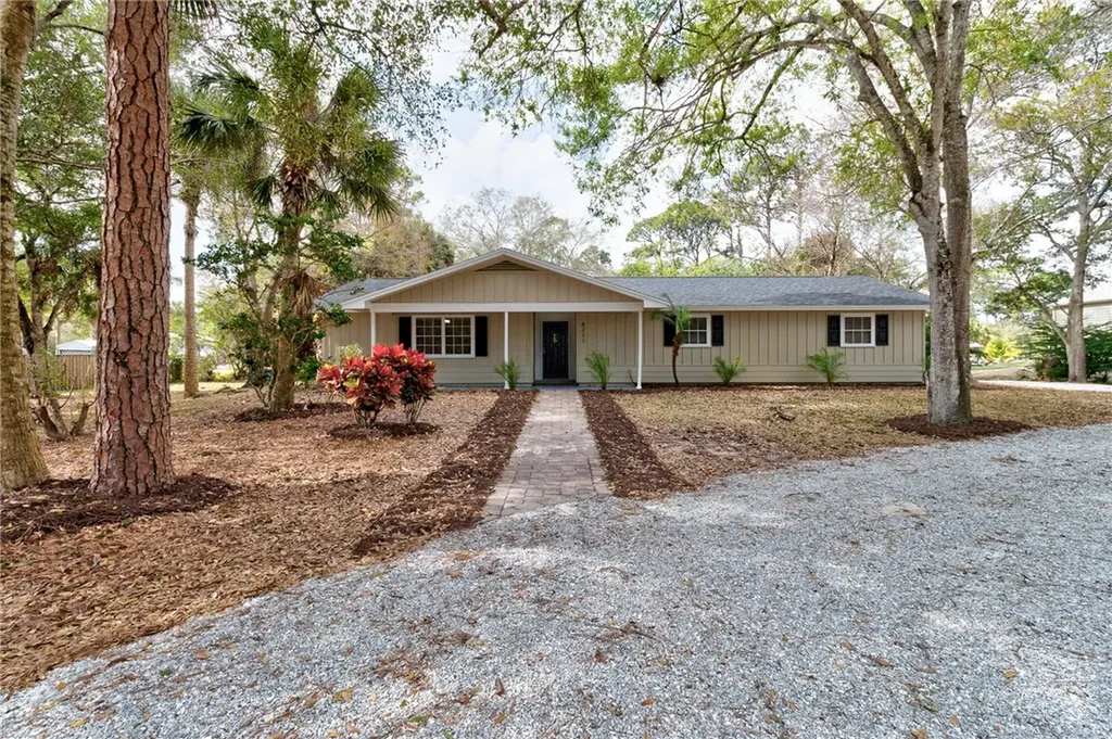 8211 93rd Avenue Vero Beach FL 32967
